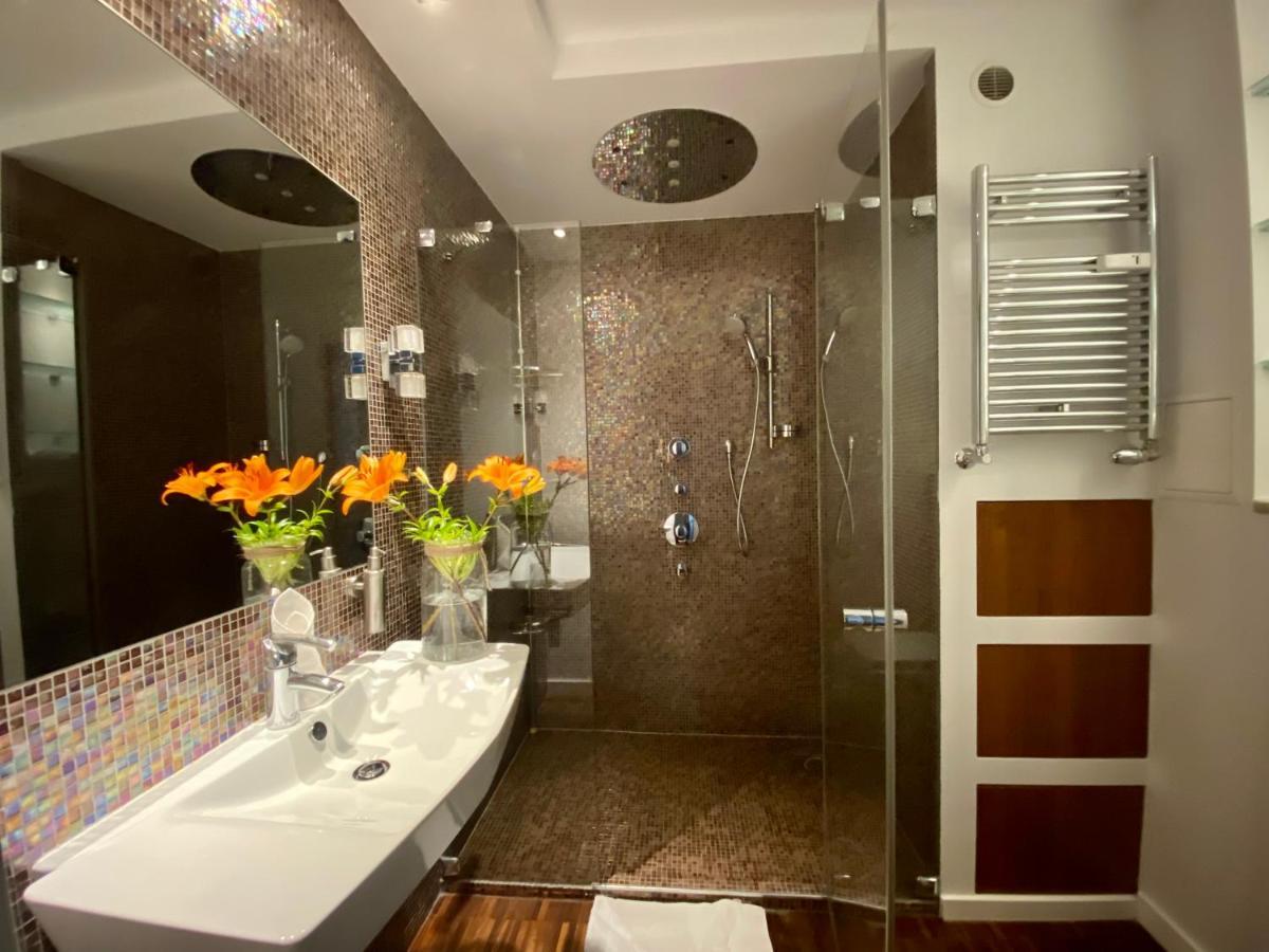 Aravel Suites Wrocław Extérieur photo