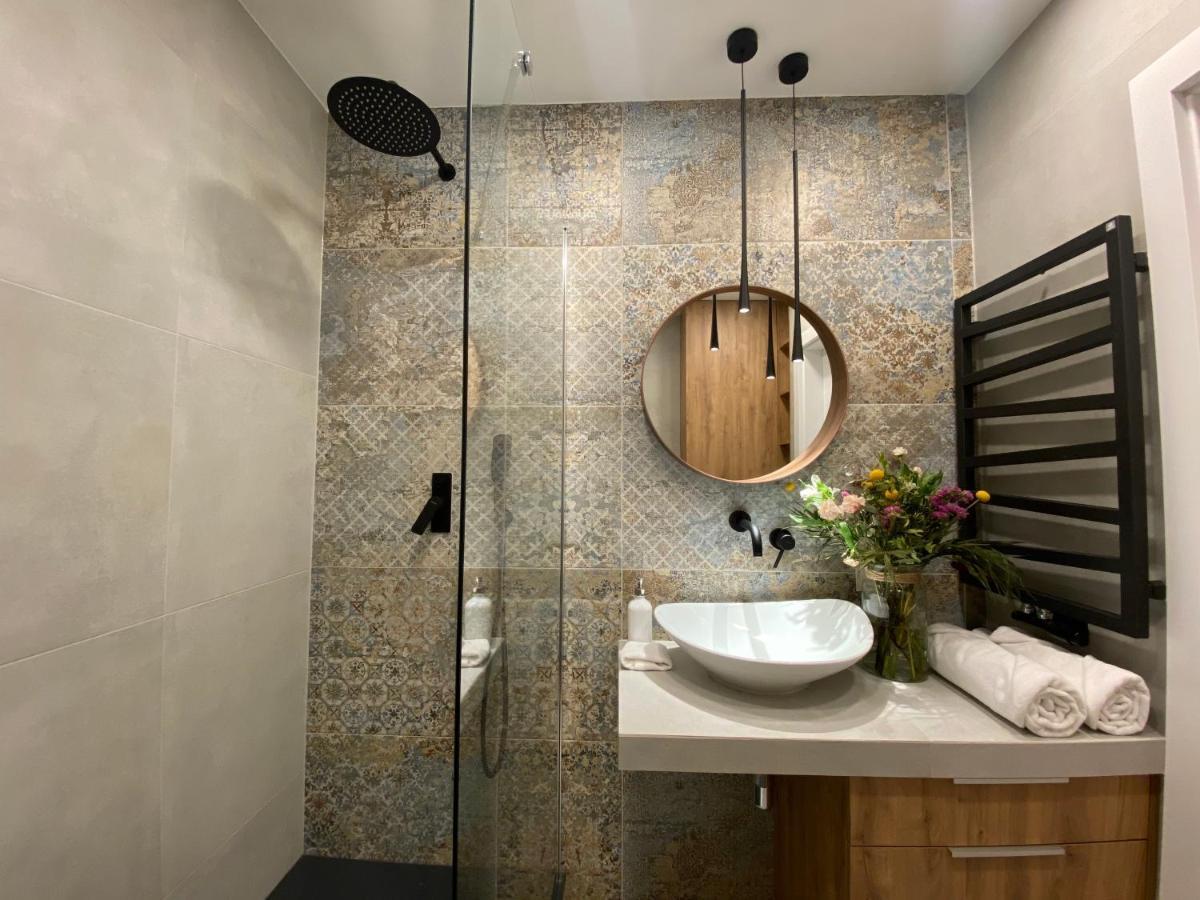 Aravel Suites Wrocław Extérieur photo