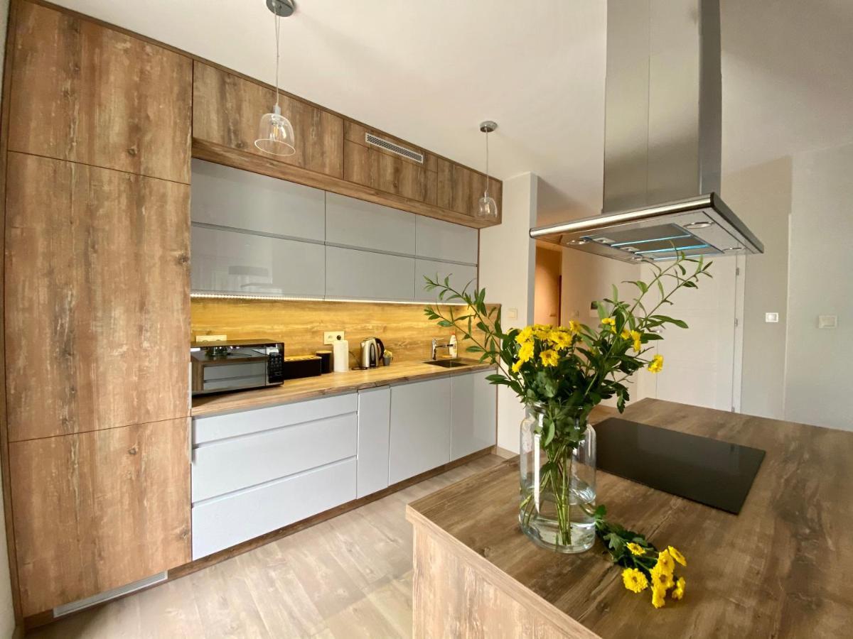 Aravel Suites Wrocław Extérieur photo
